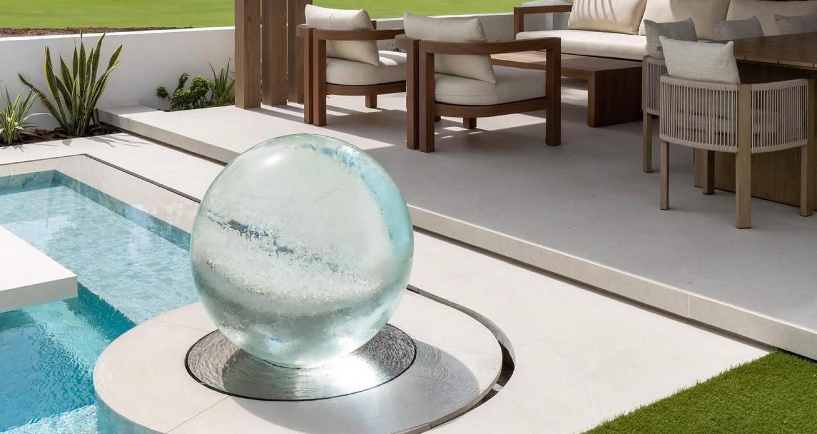 Aquaglobe Grande Bespoke Installation... Dubai