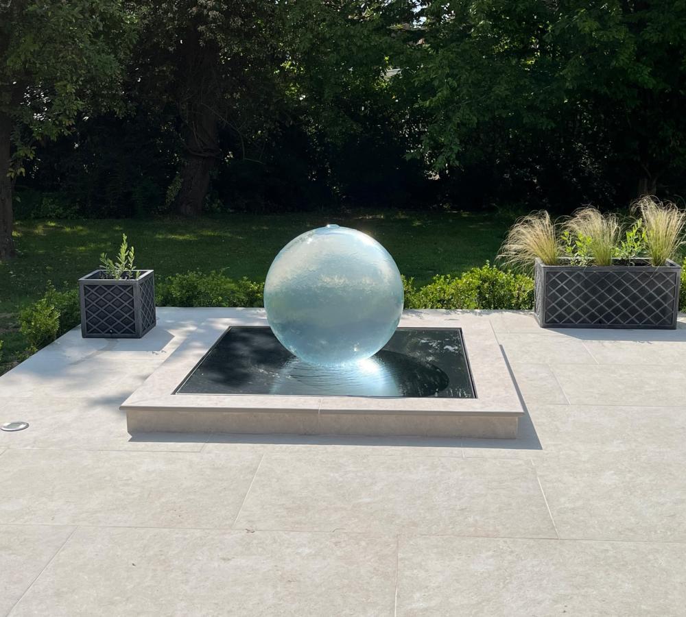 Aquaglobe Elegance | Garden Water Features | Acrylic Water Features Aquaglobe Elegance | Garden Water Features | Acrylic Water Features