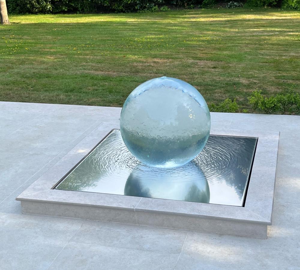 Aquaglobe Elegance | Garden Water Features | Acrylic Water Features
