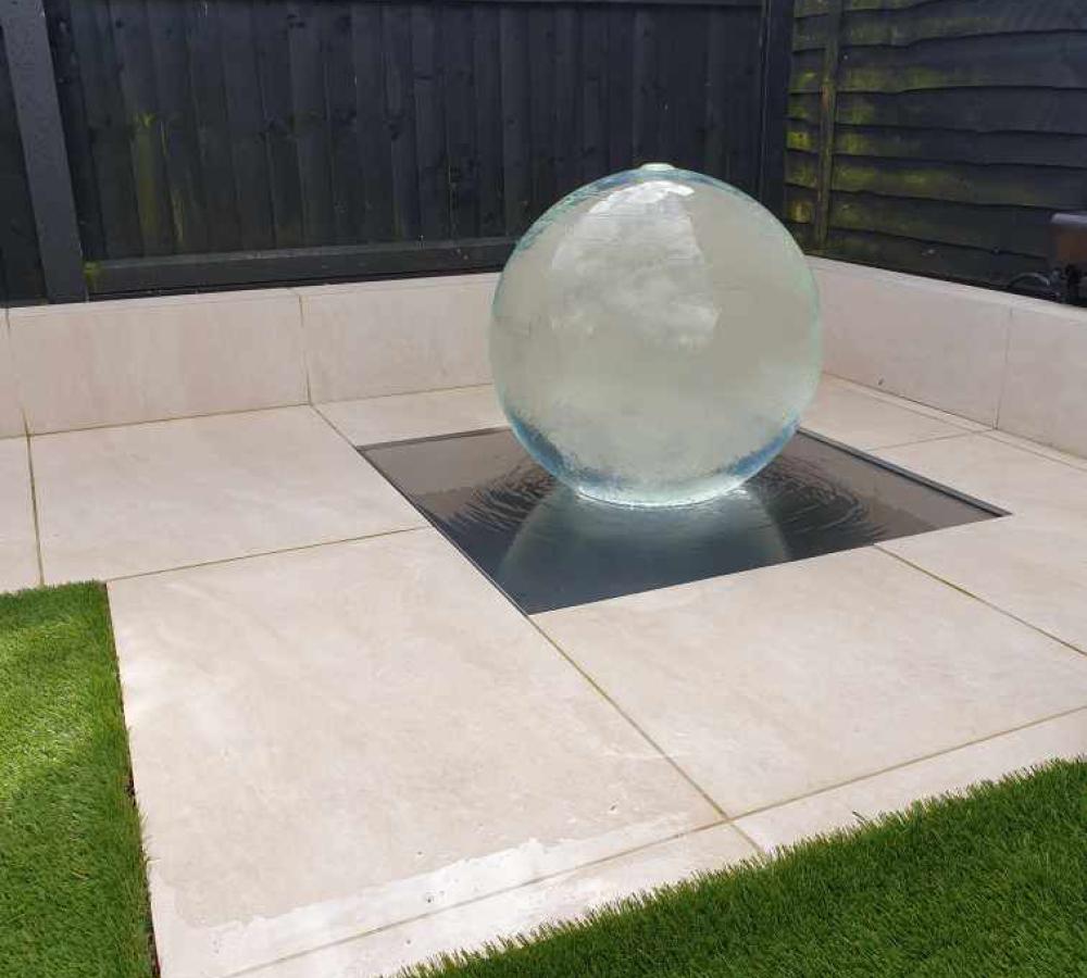 Aquaglobe Elegance | Garden Water Features | Acrylic Water Features Aquaglobe Elegance | Garden Water Features | Acrylic Water Features