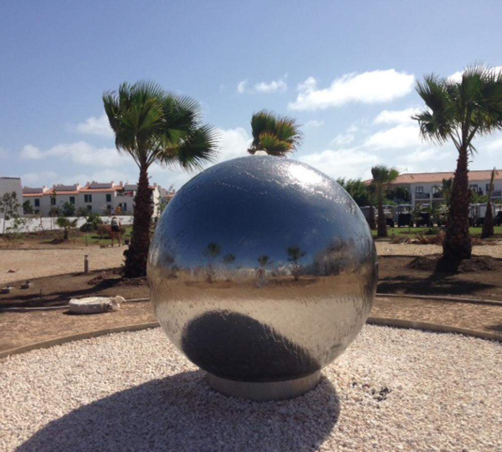 Aqua Bespoke | Garden Water Features | Acrylic Water Features