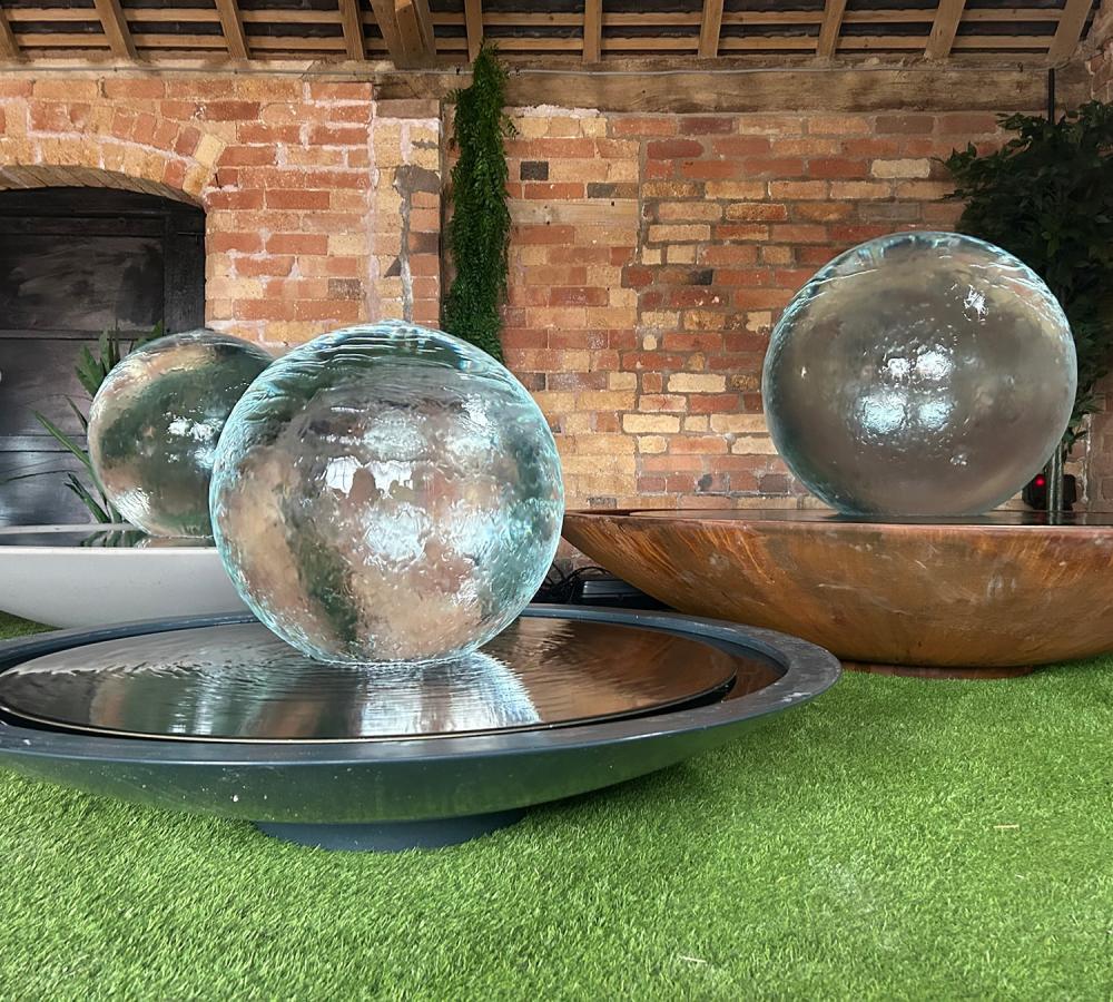 Aquaglobe Style | Garden Water Features | Acrylic Water Features Aquaglobe Style | Garden Water Features | Acrylic Water Features