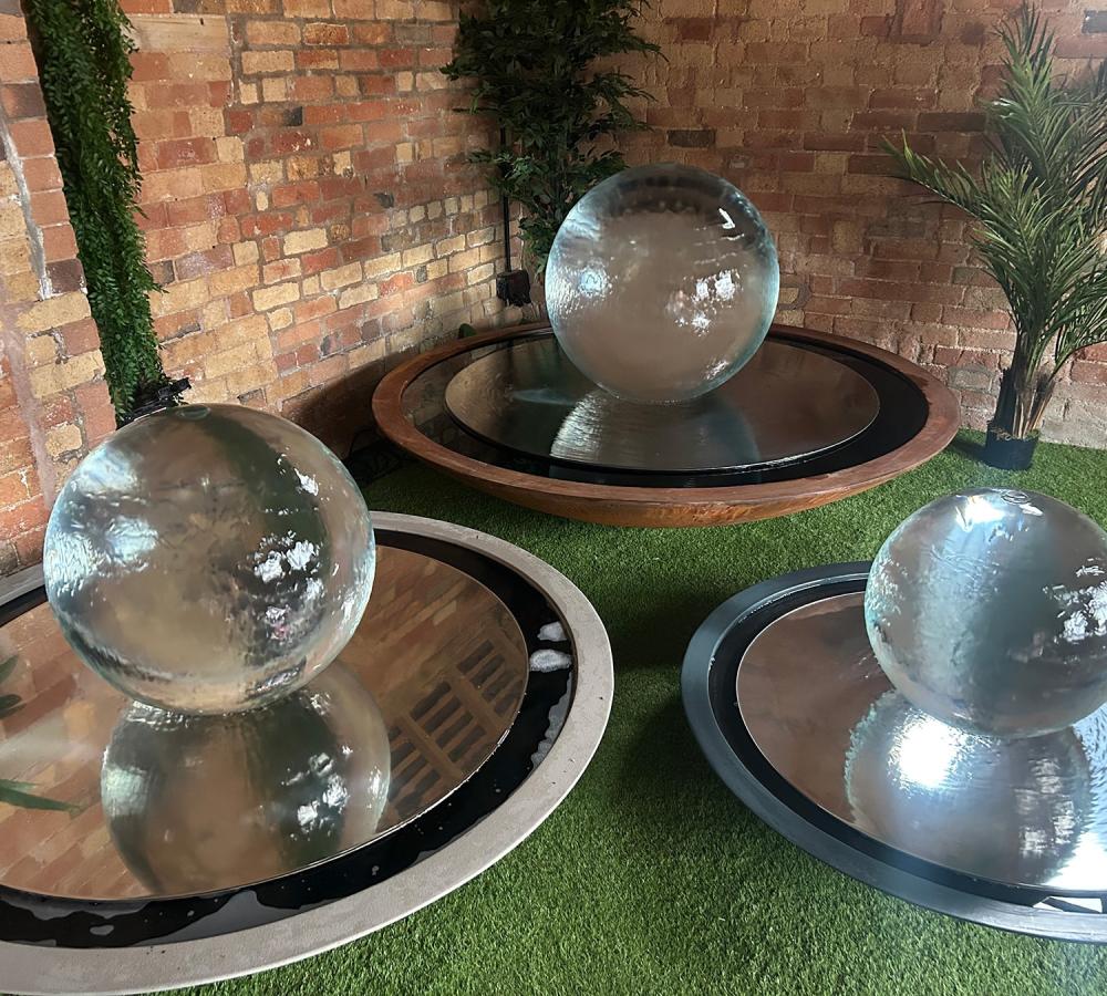 Aquaglobe Style | Garden Water Features | Acrylic Water Features