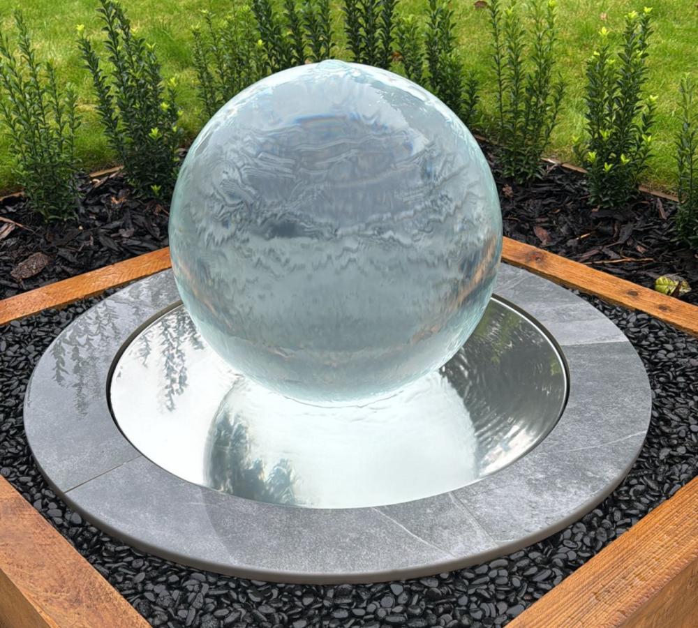 Aquaglobe Original Plus | Garden Water Features | Acrylic Water Features Aquaglobe Original Plus | Garden Water Features | Acrylic Water Features