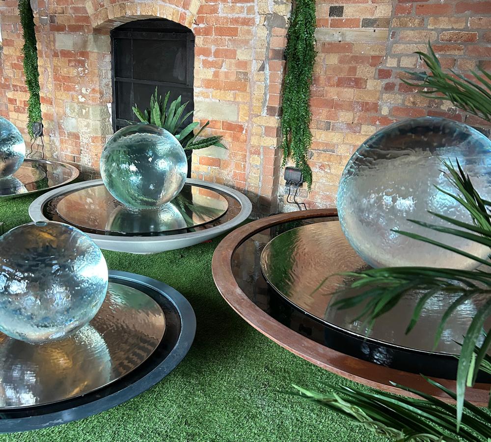 Aquaglobe Grand | Acrylic Water Features | Ball Fountain Aquaglobe Grand | Acrylic Water Features | Ball Fountain
