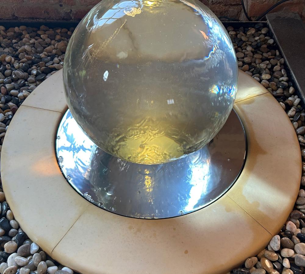 Aquaglobe Original Plus | Acrylic Water Features | Ball Fountain Aquaglobe Original Plus | Acrylic Water Features | Ball Fountain