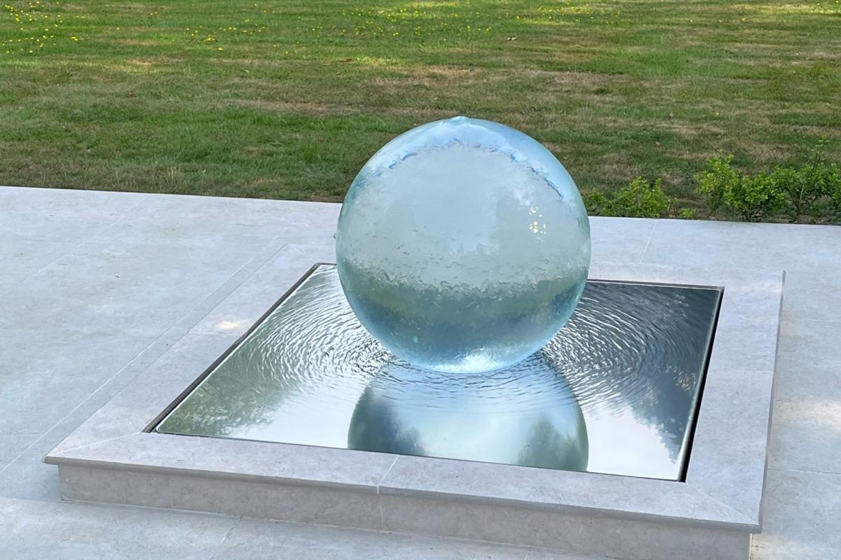 Aquaglobe Elegance | Garden Water Features | Acrylic Water Features Aquaglobe Elegance | Garden Water Features | Acrylic Water Features