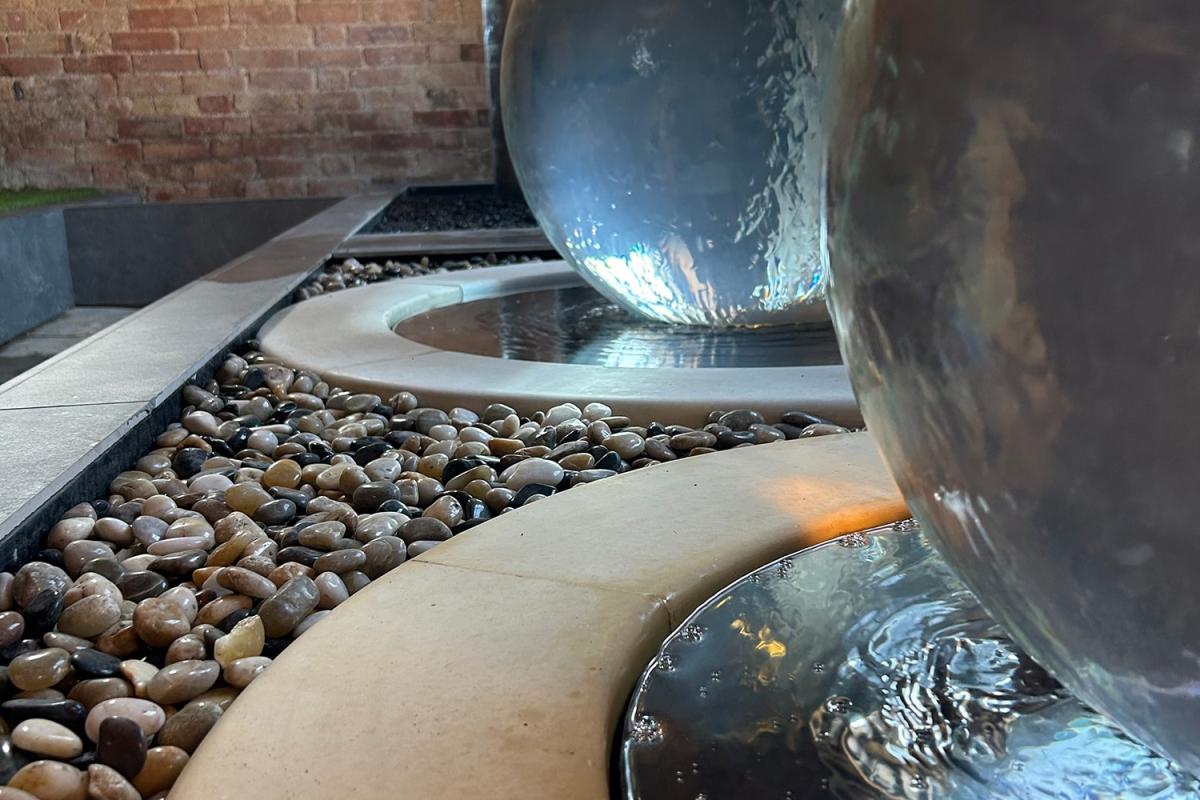 Aquaglobe Original Plus | Acrylic Water Features | Ball Fountain Aquaglobe Original Plus | Acrylic Water Features | Ball Fountain